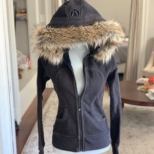 Lululemon scuba hoodie w/fur hood Special Edition